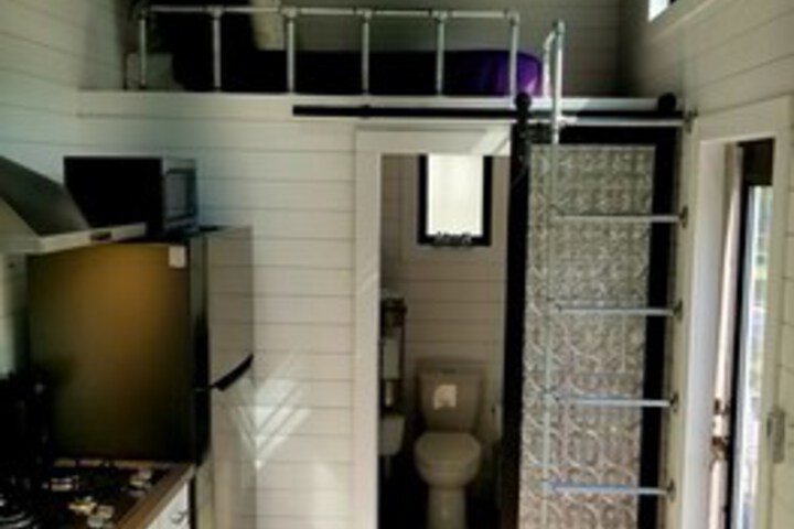 Room 30 of 204