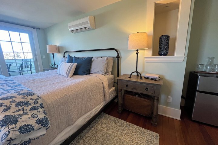 Room 45 of 297