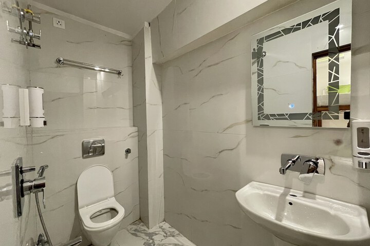 Room 42 of 47