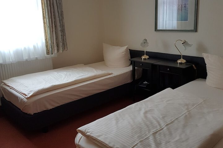 Room 3 of 21