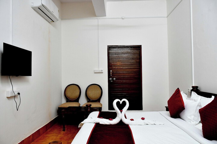 Room 5 of 17