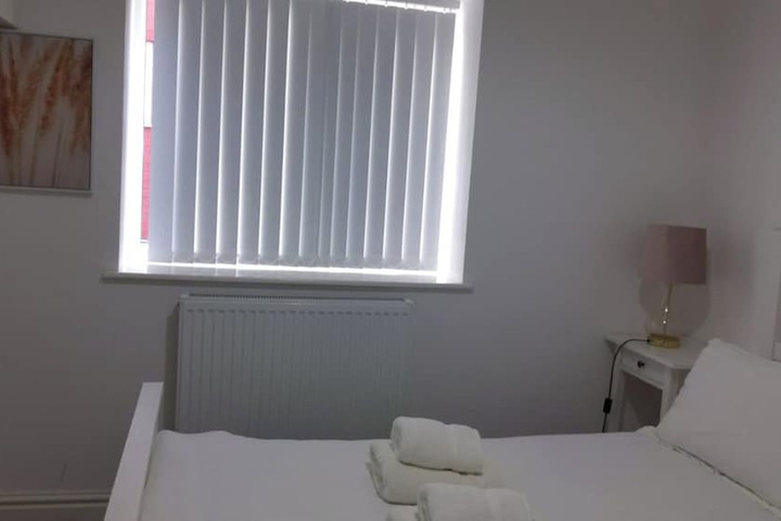 Room 4 of 10