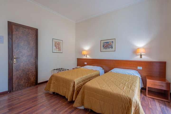 Room 16 of 31