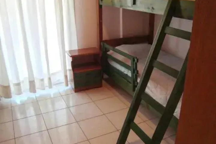 Room 5 of 11
