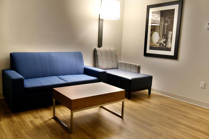 Standard Room, King or Two Doubles (2 of 2)