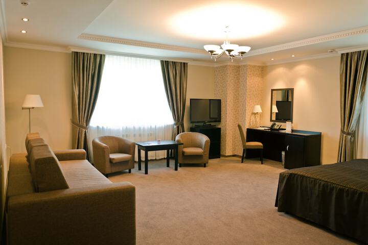 Room 46 of 86