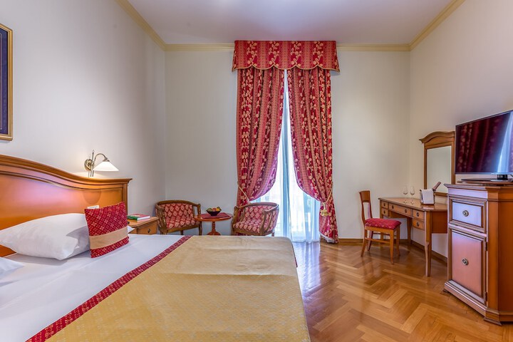 Room 21 of 41
