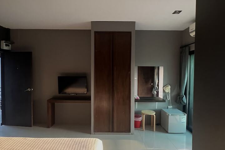 Room 7 of 19