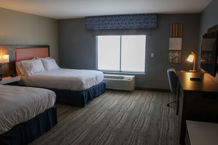 2 Queen Beds Hearing Accessible (6 of 14)