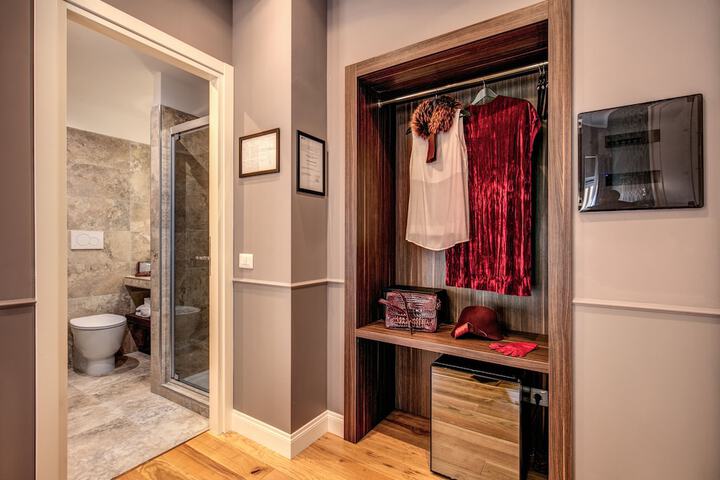 Room 26 of 115