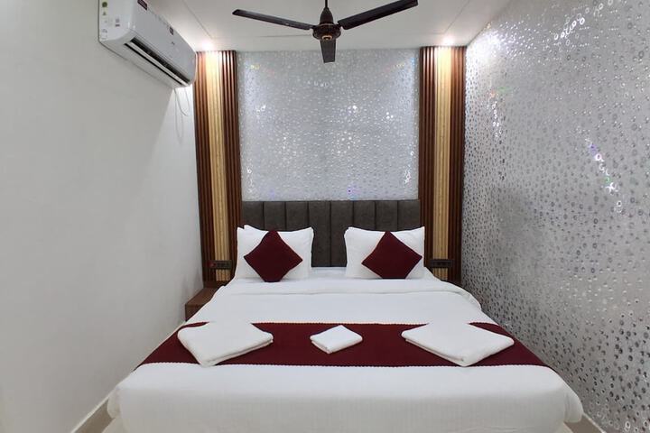 Room 5 of 19