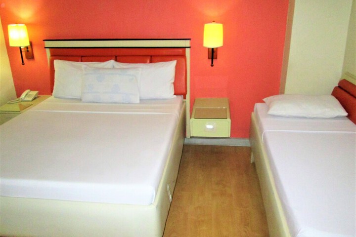 Room 15 of 22