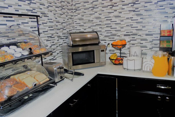 Breakfast/Coffee Service 31 of 37