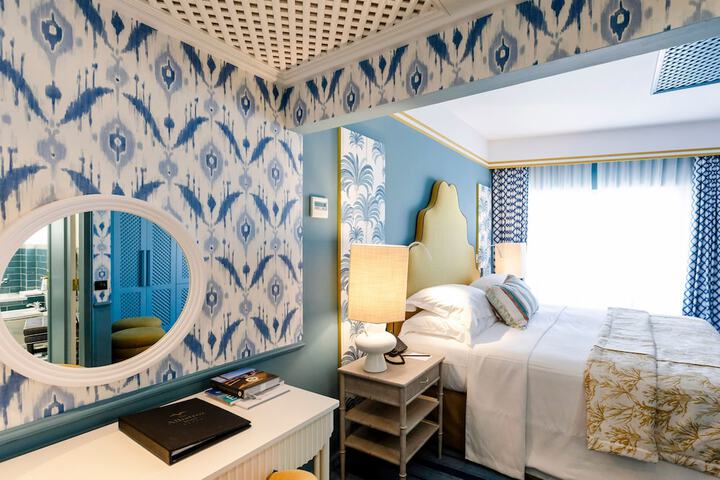Room 7 of 48