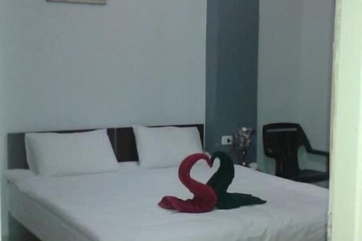Room 9 of 36