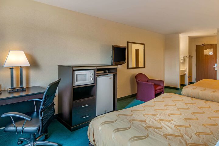 Room 42 of 107