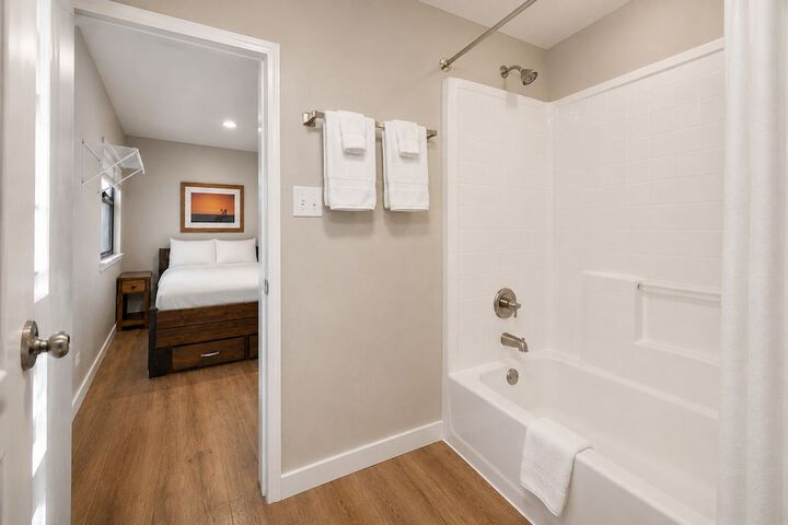 Room 25 of 37