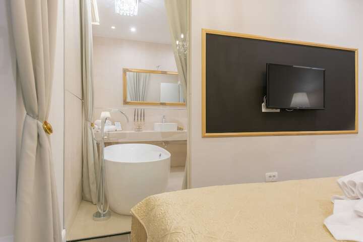 Room 4 of 56