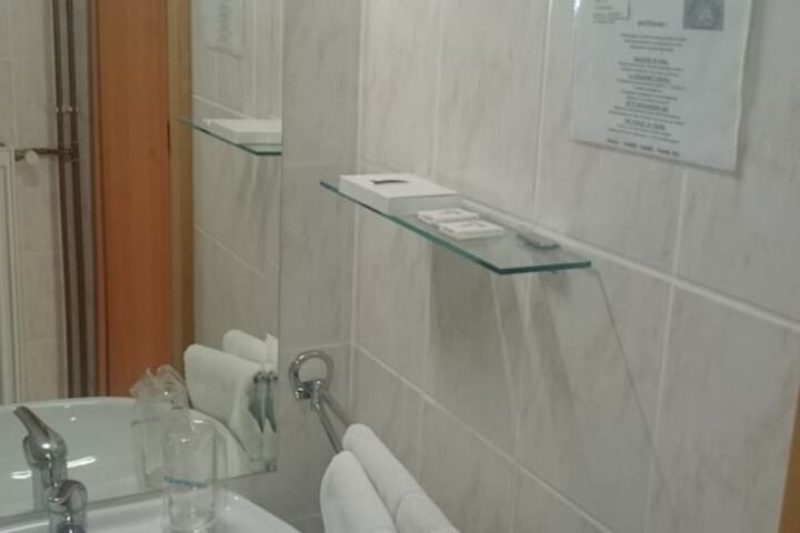 Room 10 of 11