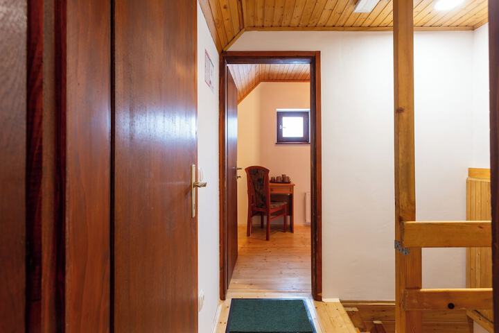 Room 27 of 54