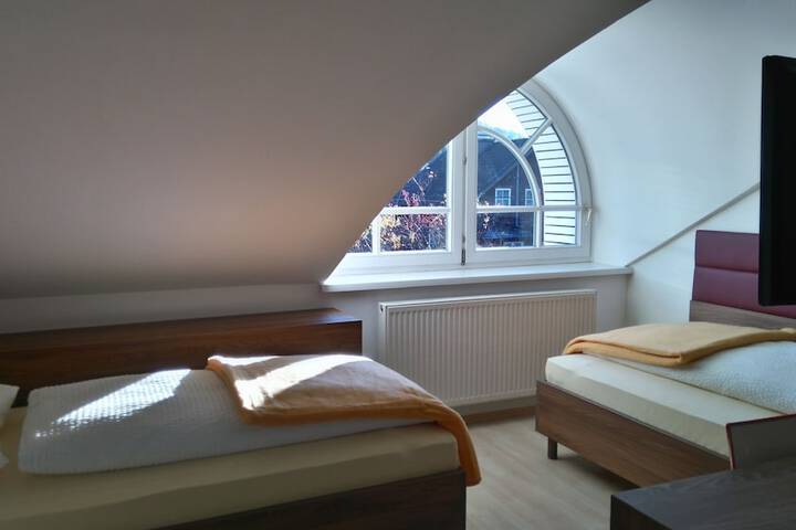 Room 8 of 251