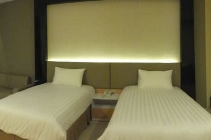 Room 21 of 35
