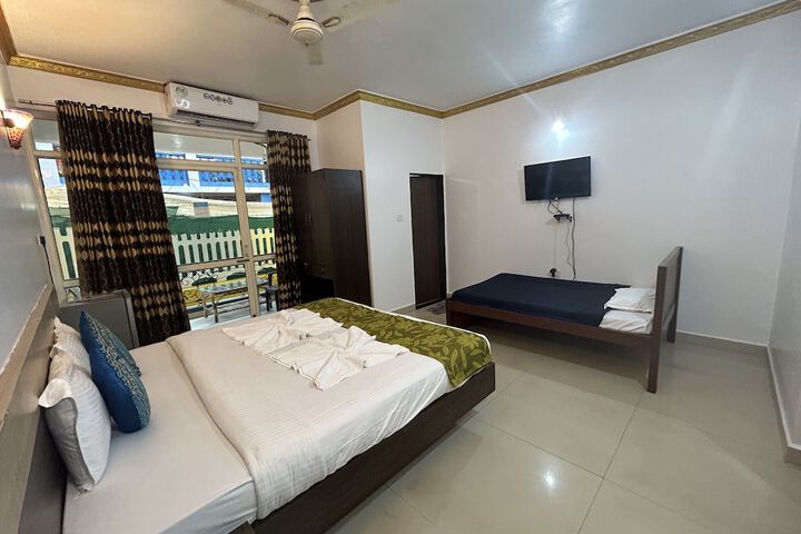 Room 4 of 19