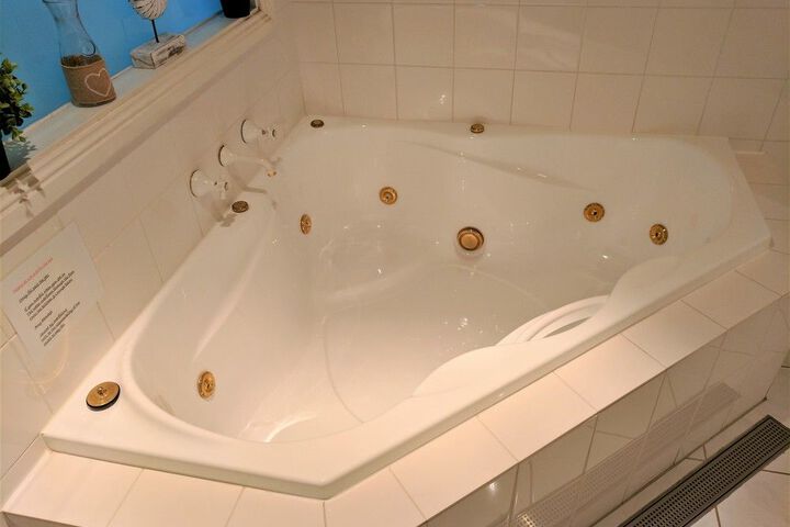 Hot Tub 86 of 91