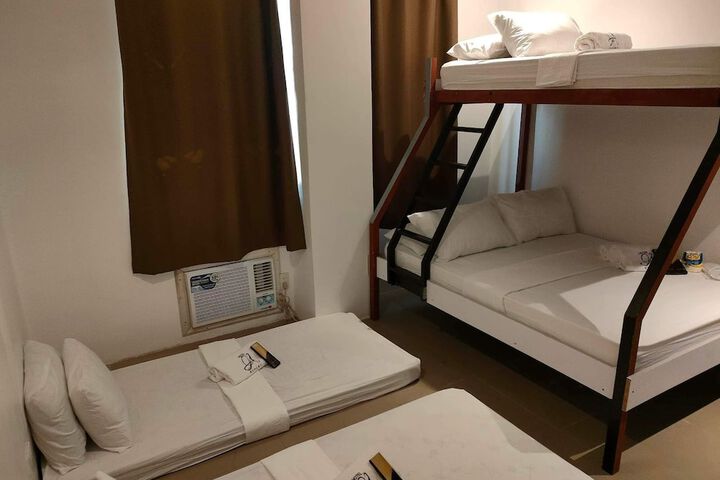 Room 53 of 116