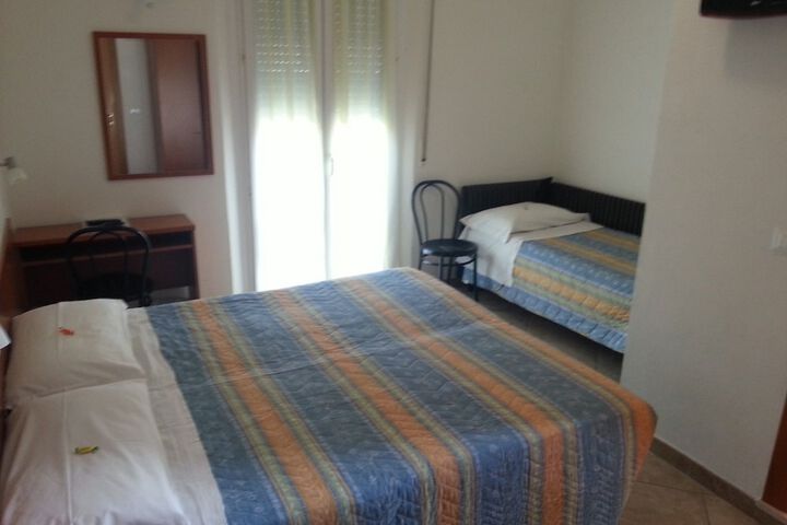 Room 7 of 61