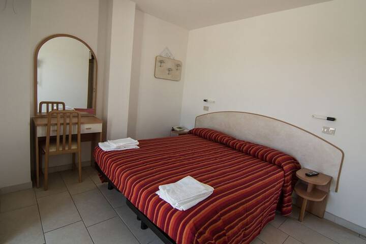 Room 3 of 12