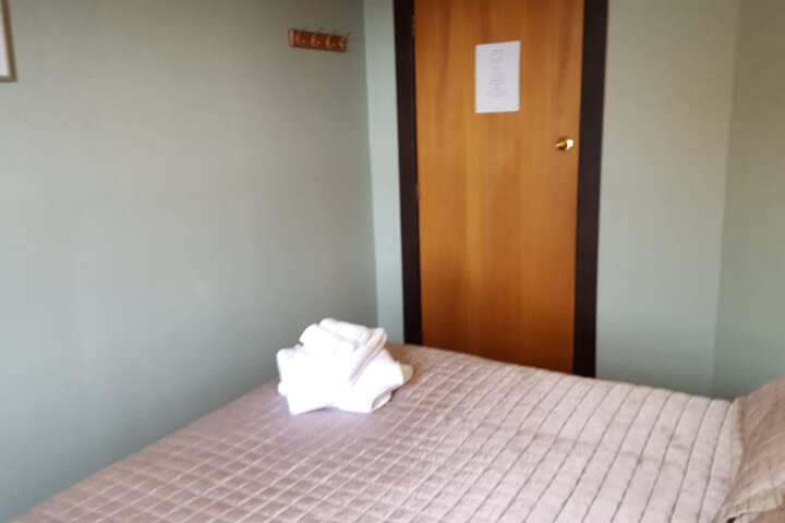 Room 9 of 47