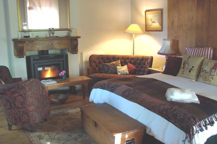 Room 4 of 27