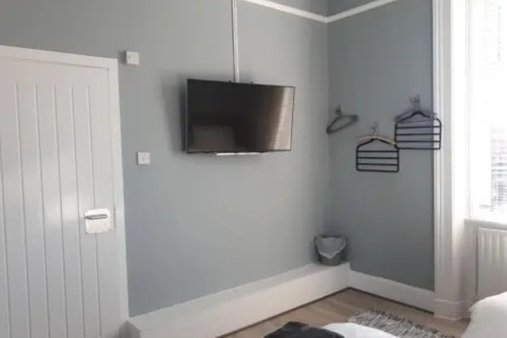 Room 3 of 25