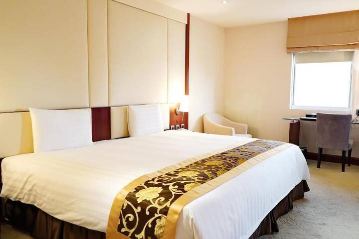 Room 21 of 38