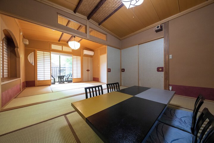 Room 28 of 110