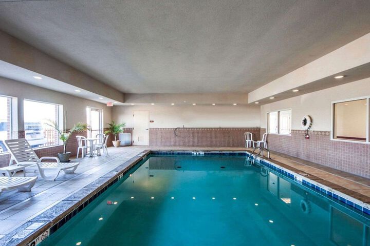 Hotel Pool