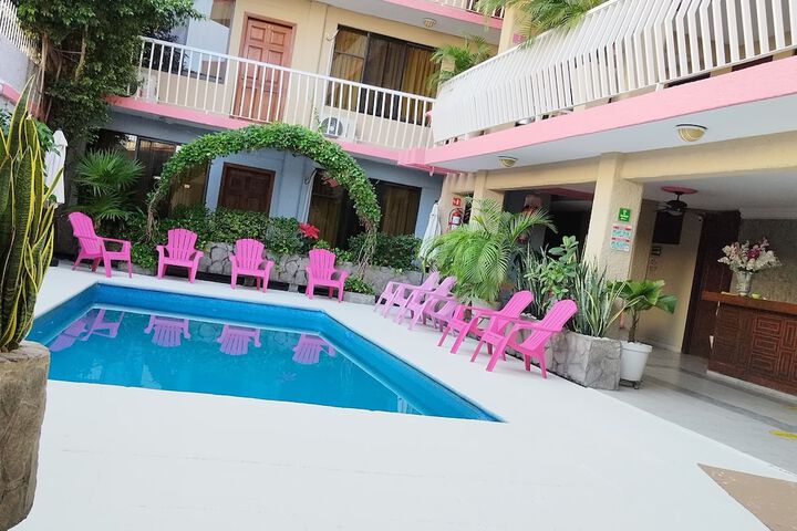 Hotel Exterior 76 of 90
