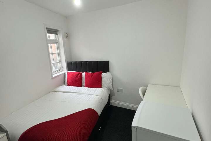 Room 6 of 24