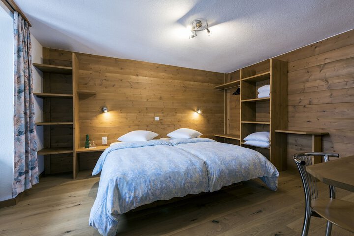 Room 3 of 56