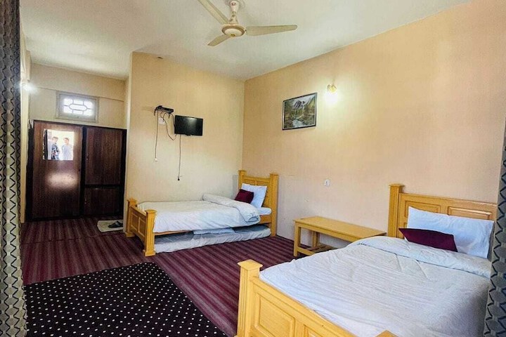Room 7 of 25