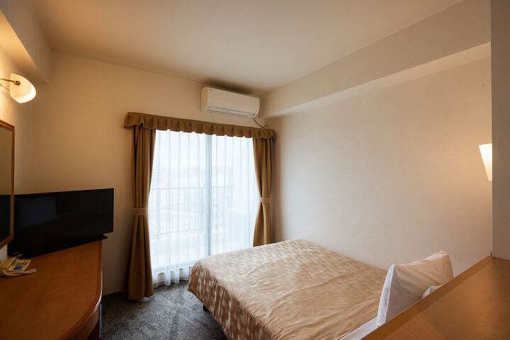 Room 21 of 97