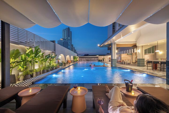 Pool Hotel