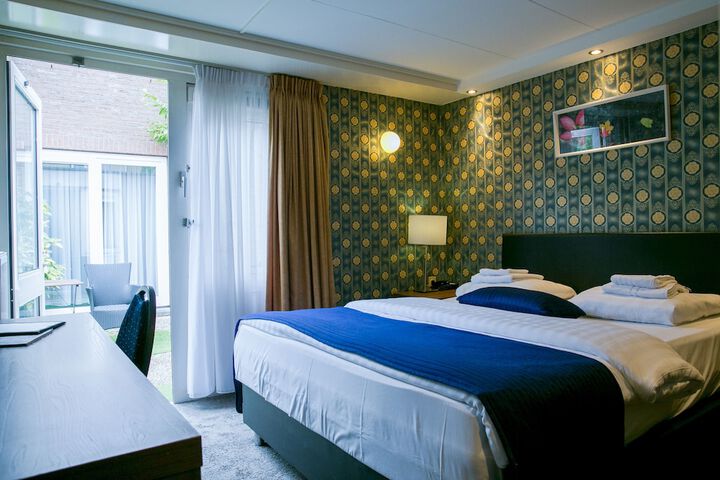 Room 15 of 40