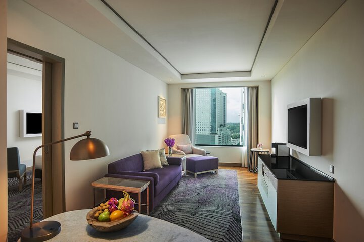Room 10 of 94
