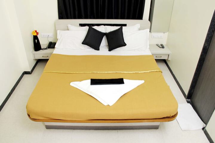 Room 7 of 17