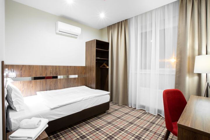 Room 5 of 25