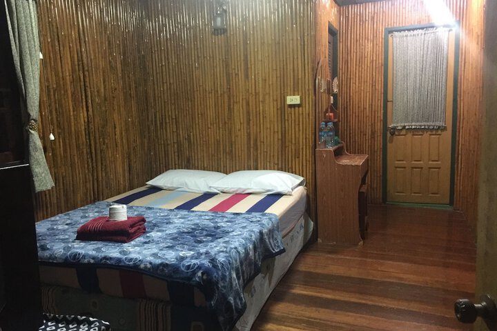 Room 16 of 79