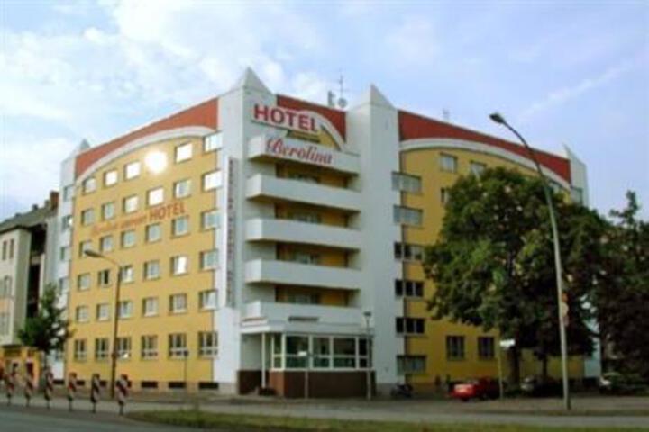 BEROLINA AIRPORT (HOTELBETRIEB EINGESTEL