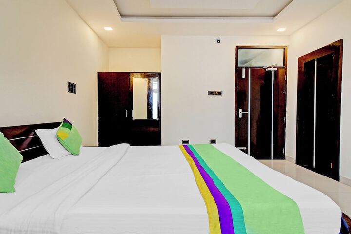 Room 16 of 31